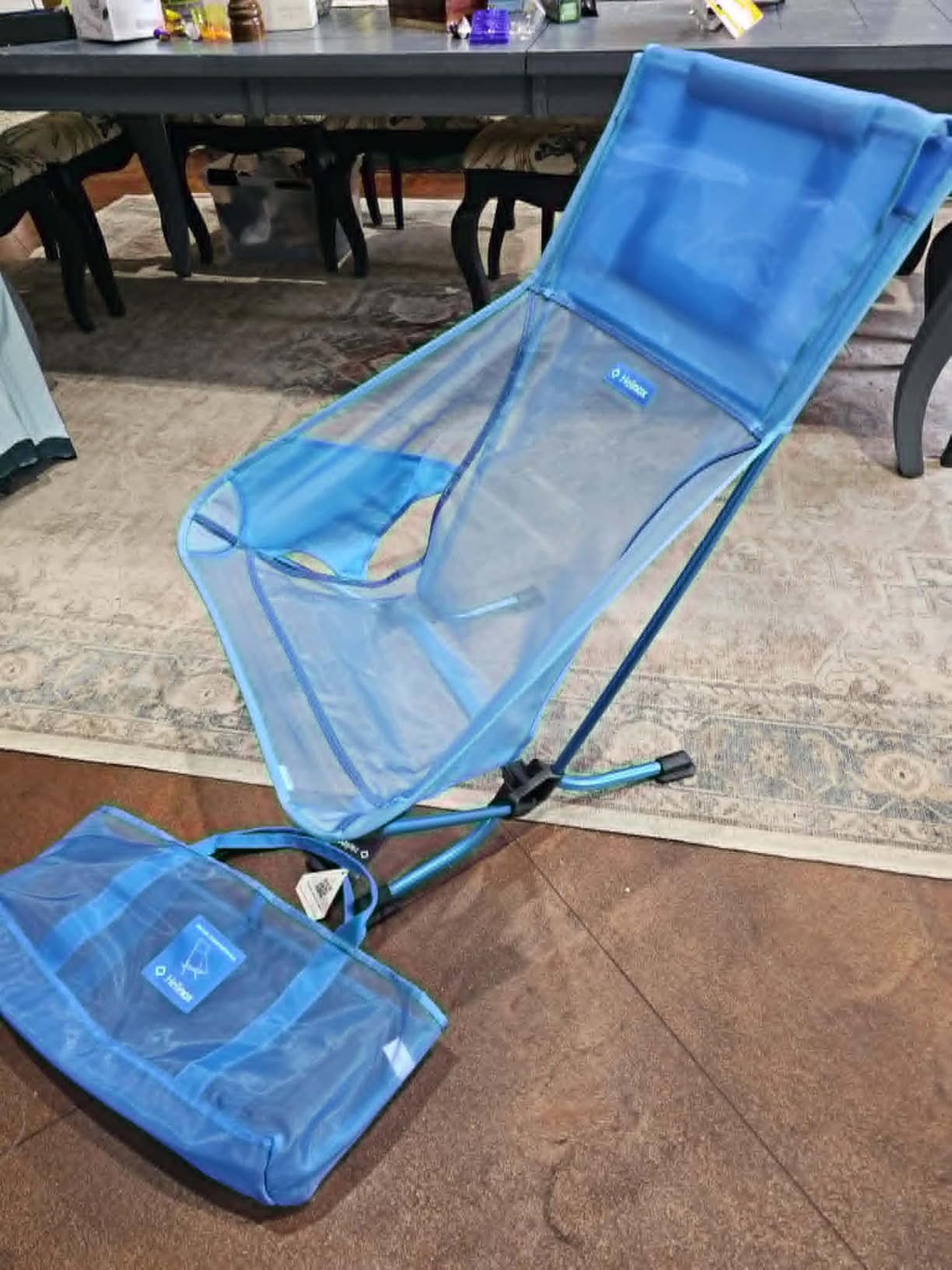 Helinox Beach Chair (re), Packable Outdoor Furniture, Summer Vacation Seat, Lightweight, Foldable Comfort, Flat Feet Prevent Sinking in Sand, Sustainable Materials Weighing 3.75 lbs(1.7 kg), Black customer photo 2