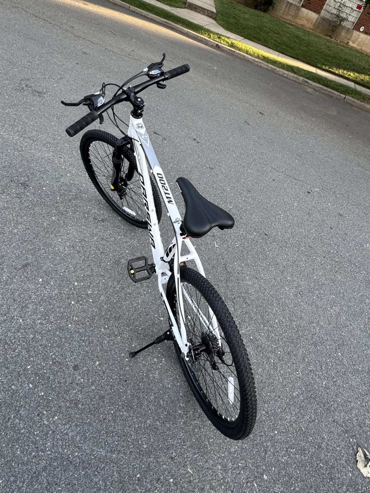 26/27.5 Inch Mountain Bike for Men and Women, Lightweight Aluminum Frame MTB with Dual Disc Brakes & 21-Speed Trigger Shifter, Comfort Seat Adult Bicycle for Trail customer photo 1