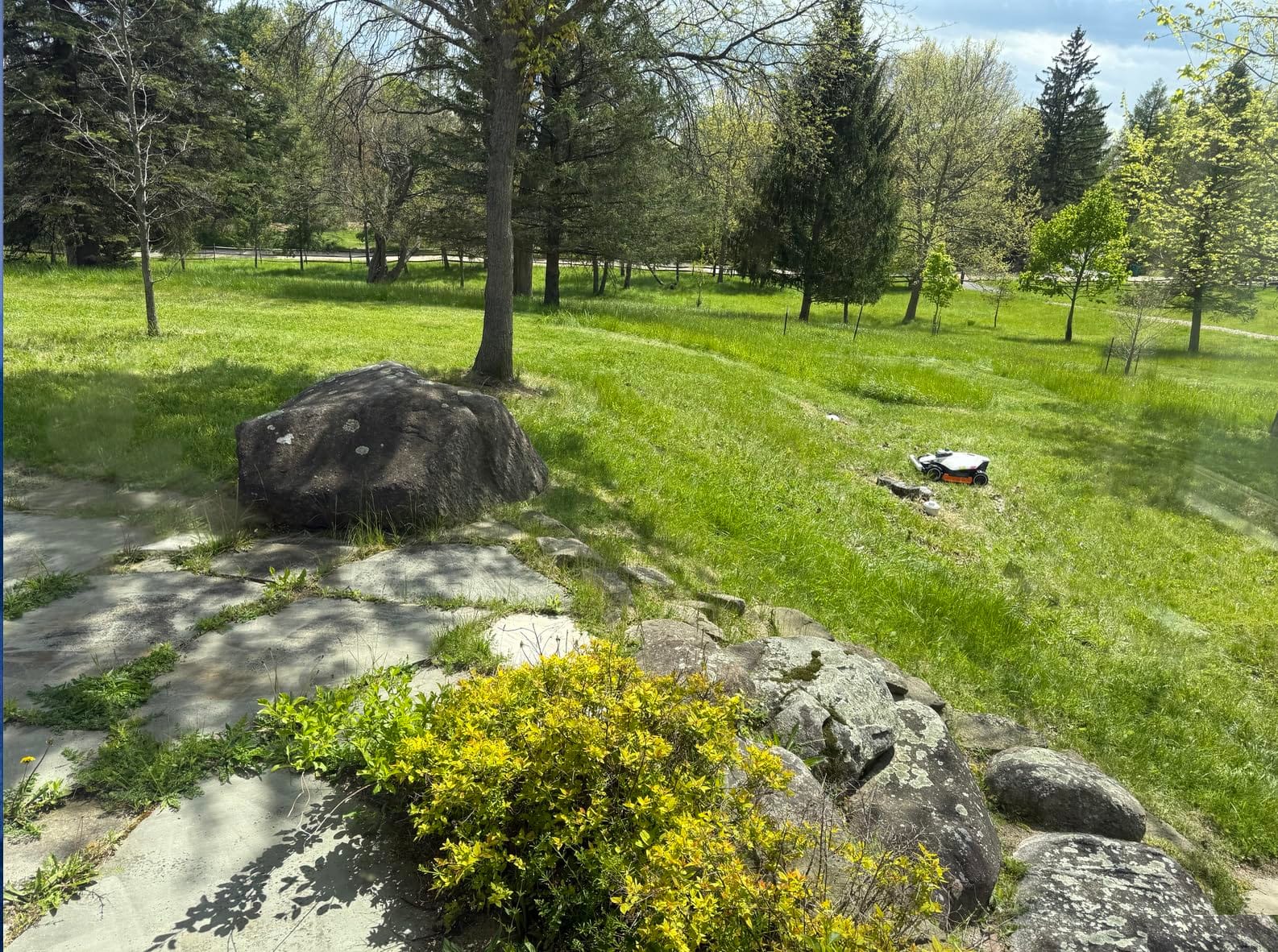 Mammotion LUBA 3 AWD 3000H Robot Lawn Mower with Garage (Ship Separately) | 360° LiDAR+NetRTK+AI Vision, Wire Free for 0.75 Acre, AWD for 80% Slopes, 30 Multi-Zone Management, Cutting Height 2.2