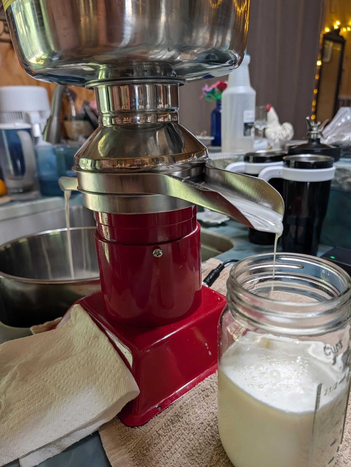 VEVOR Electric Milk Cream Separator, 60L/H Output 10500RPM Milk Cream Centrifugal Separator, 304 Stainless Steel Goat Cow Milk Skimmer Separating Machine with 4.5L Bowl Capacity (40W, 100-240V) customer photo 2
