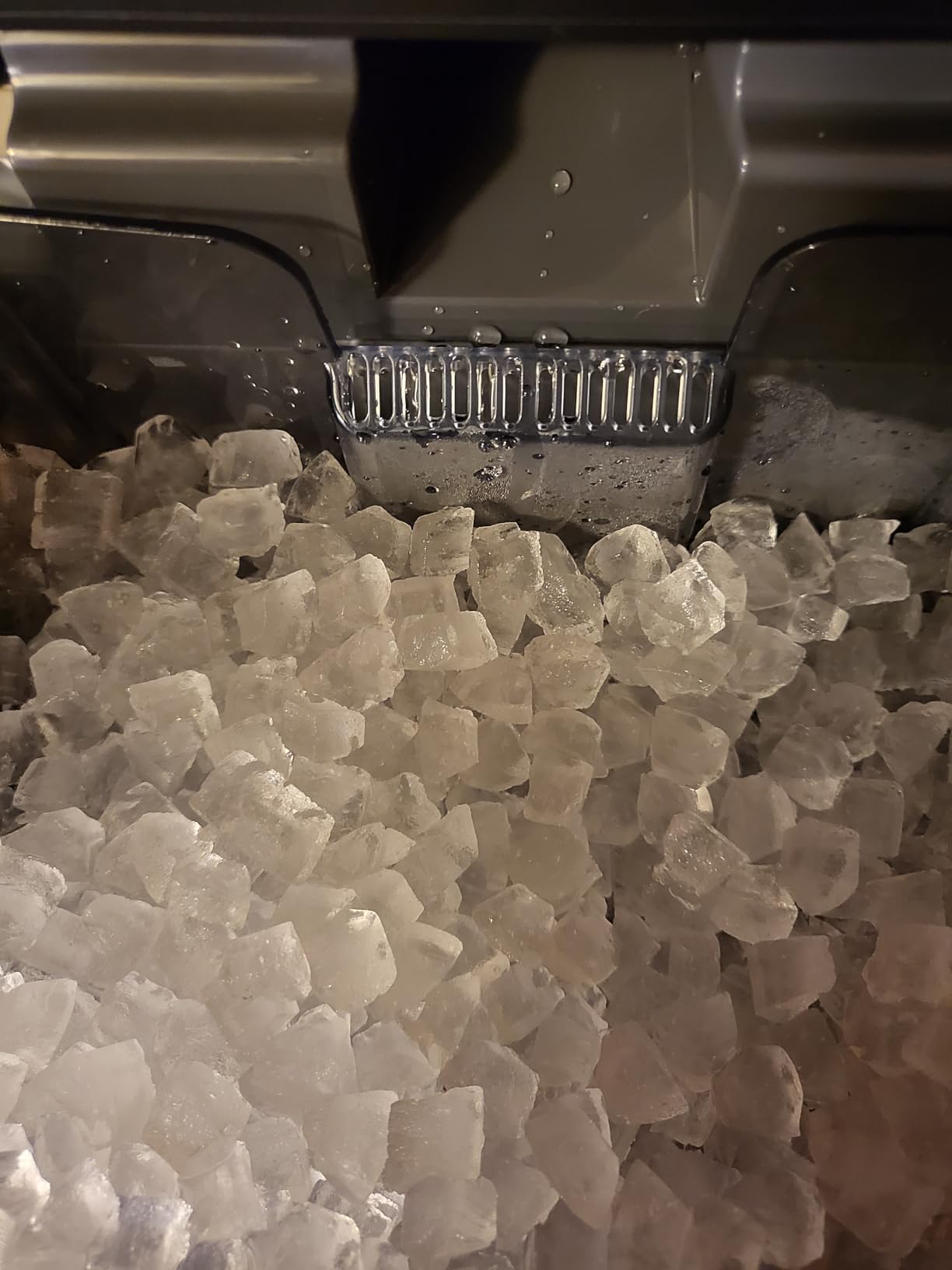 Silonn Ice Maker Countertop, 8 Ice Cubes in 6 Mins, 26.5 lbs/24H, 2 Bullet Ice Sizes, Self-Cleaning Bullet Ice Maker, Portable Ice Machine for Kitchen, Party, Office, and RV Camping customer photo 2