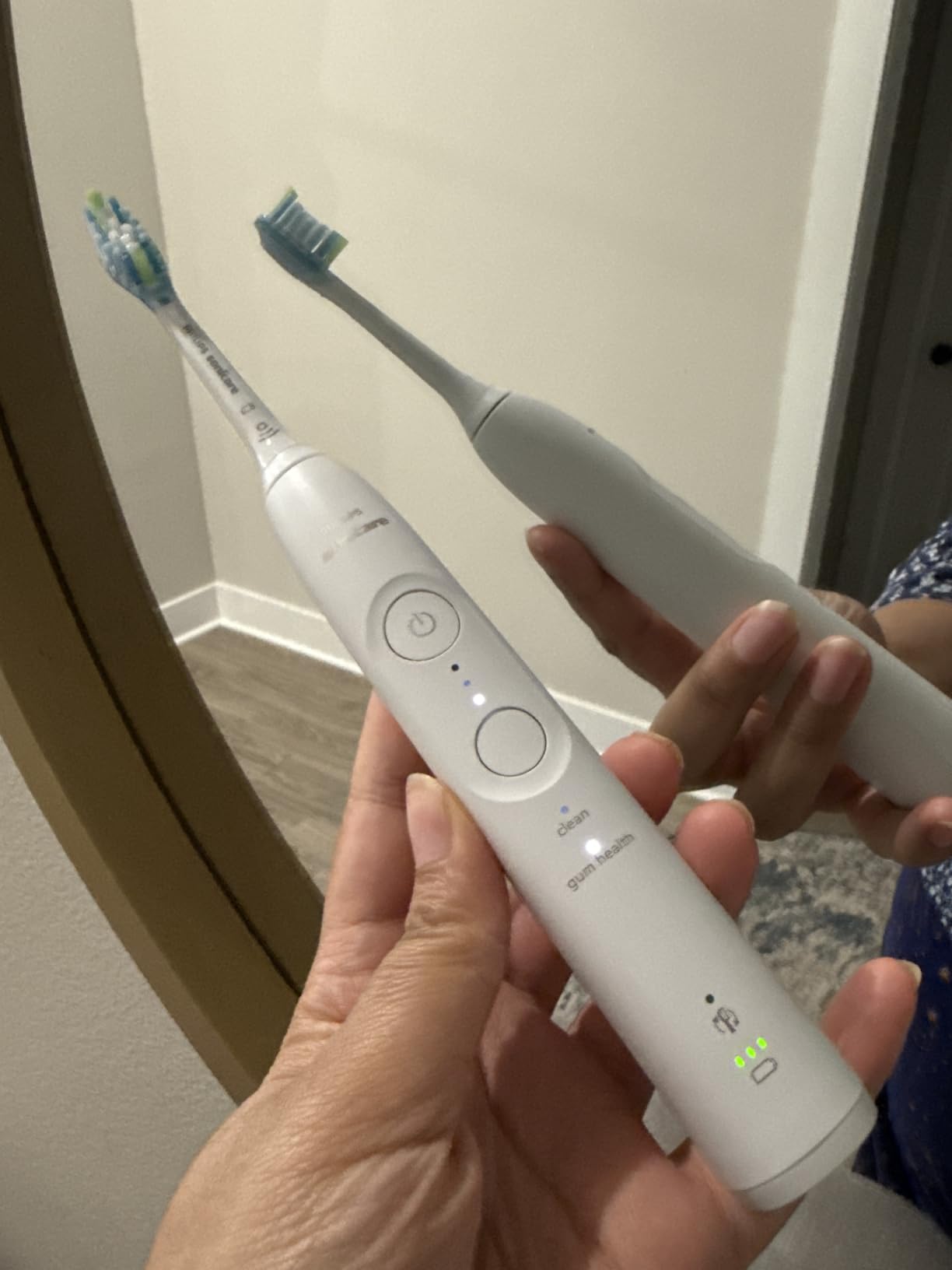 Philips Sonicare 5950 Series Electric Toothbrush, with Pressure Sensor, for Sensitive Gums, 6 Brushing Settings, SmarTimer, BrushPacer, 21-Day Runtime, Travel Case, White, HX7130/03 customer photo 1