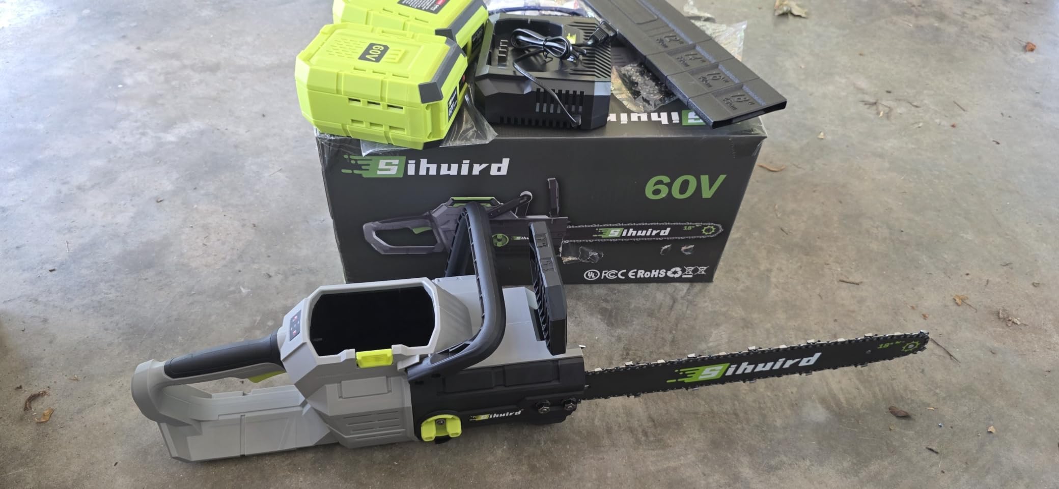Sihuird 60V 18-Inch Cordless ChainSaw, Brushless Motor Electric Chainsaw with 2 x 6.0Ah Battery and Charger, Tool-free Chain Tension & Auto Lubrication for Tree, Wood Cutting, Courtyard, Household customer photo 2