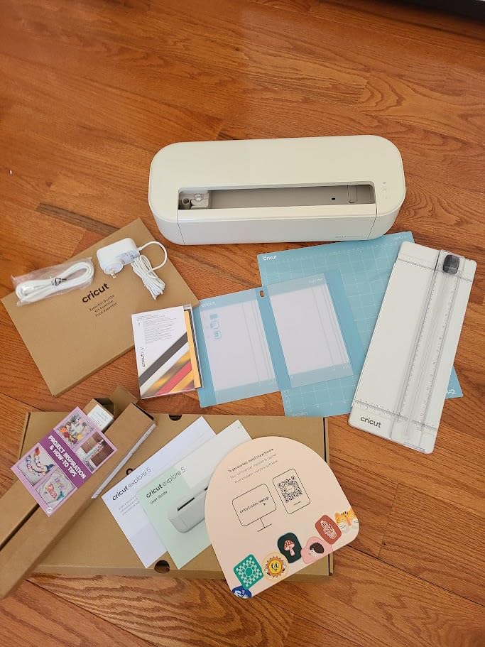 Cricut Explore 5 Essential Bundle with Multicolor Sampler + EasyPress 9x9 | All-in-One Kit for Stickers, T-Shirts & Custom Apparel customer photo 2