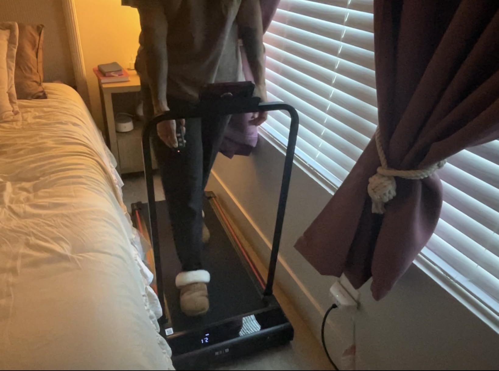 Walking Pad Treadmill for Home - Foldable Treadmills with Handle Bar Mini Portable Walk Pads Under Desk Small Spaces Compact Folding Electric Treadmills Office Walking and Running Machine Terluxra customer photo 2