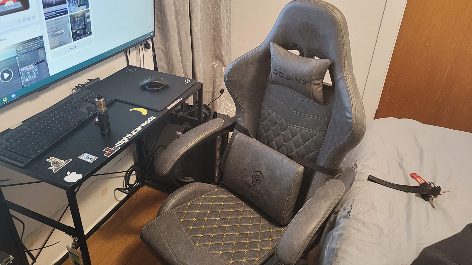 Dowinx Big and Tall Gaming Chair 400LBS, Ergonomic Computer Chair with Massage Lumbar Support & Footrest, High Back Comfortable Office & Gaming Chair with 4D Armrests, PU Leather, Black customer photo 1