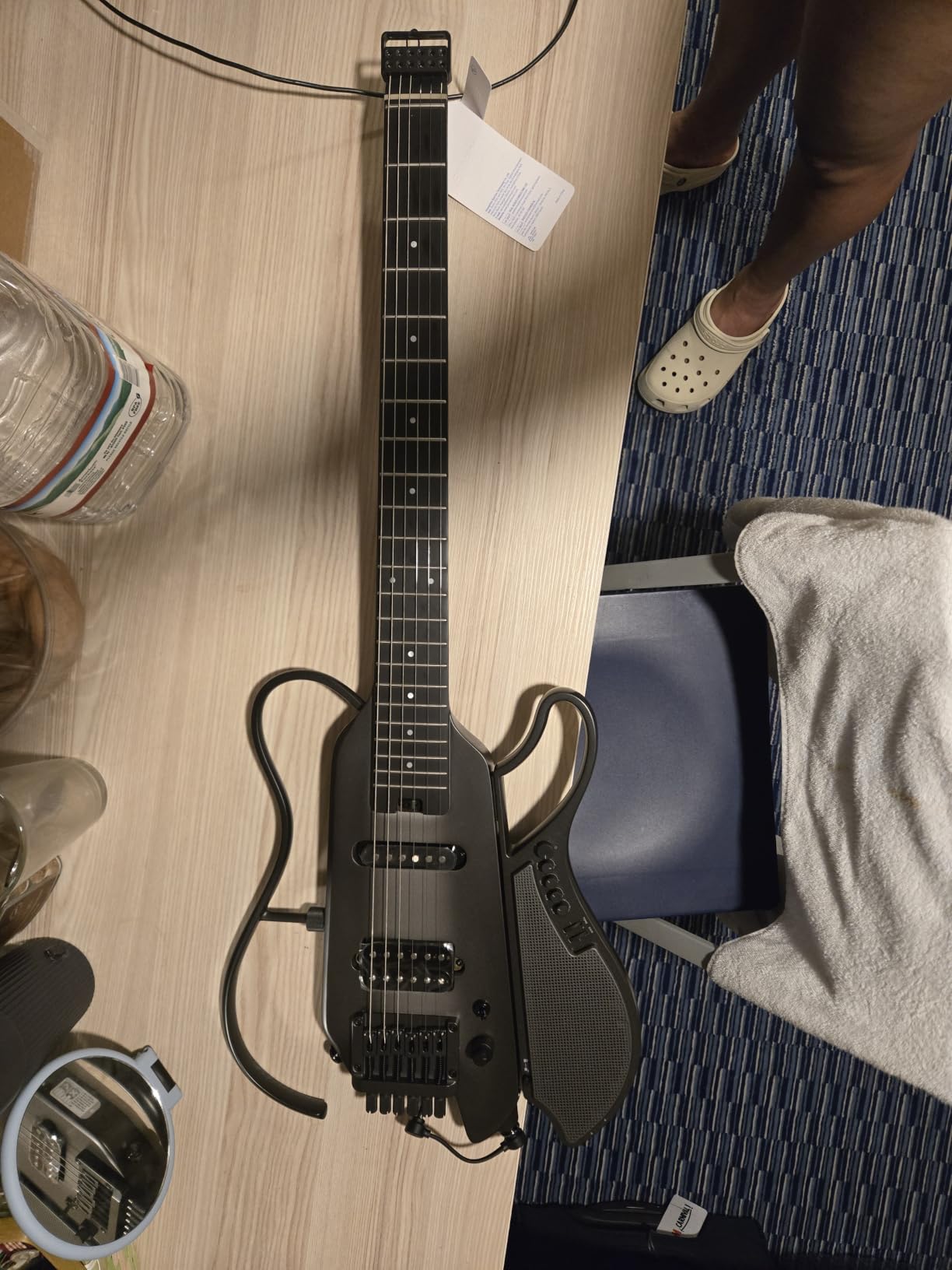 Donner HUSH X LIVE Headless Electric Guitar, Detachable Speaker, Black | Travel Guitar, with Built-in Amp Modeling & Effects, Bluetooth Practice Guitar Kit, with Gig Bag customer photo 2