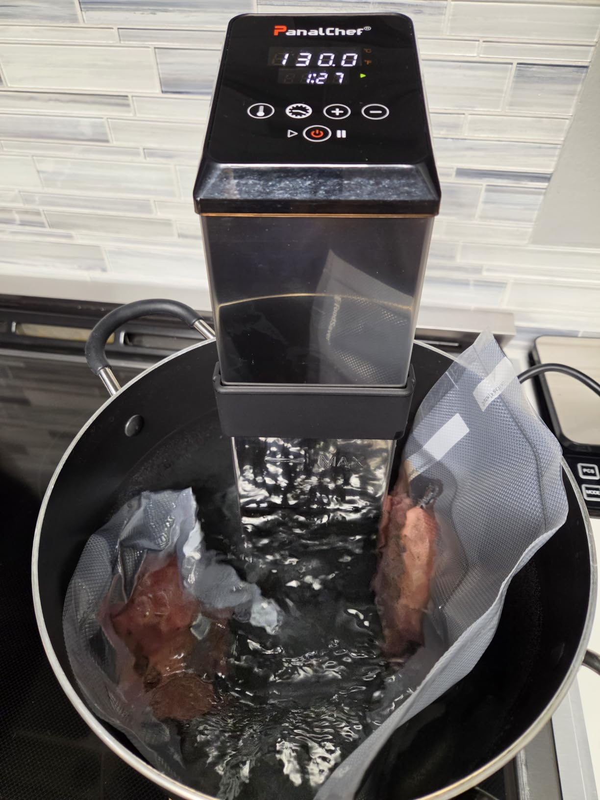 1600W Commercial Sous Vide Cooker, Immersion Circulator with One-Way Air Vent for Efficient Heat Dissipation, 360° Water Circulation, Precise Temp Control for Restaurant Home Use (Dark Silver, 1600W) customer photo 2