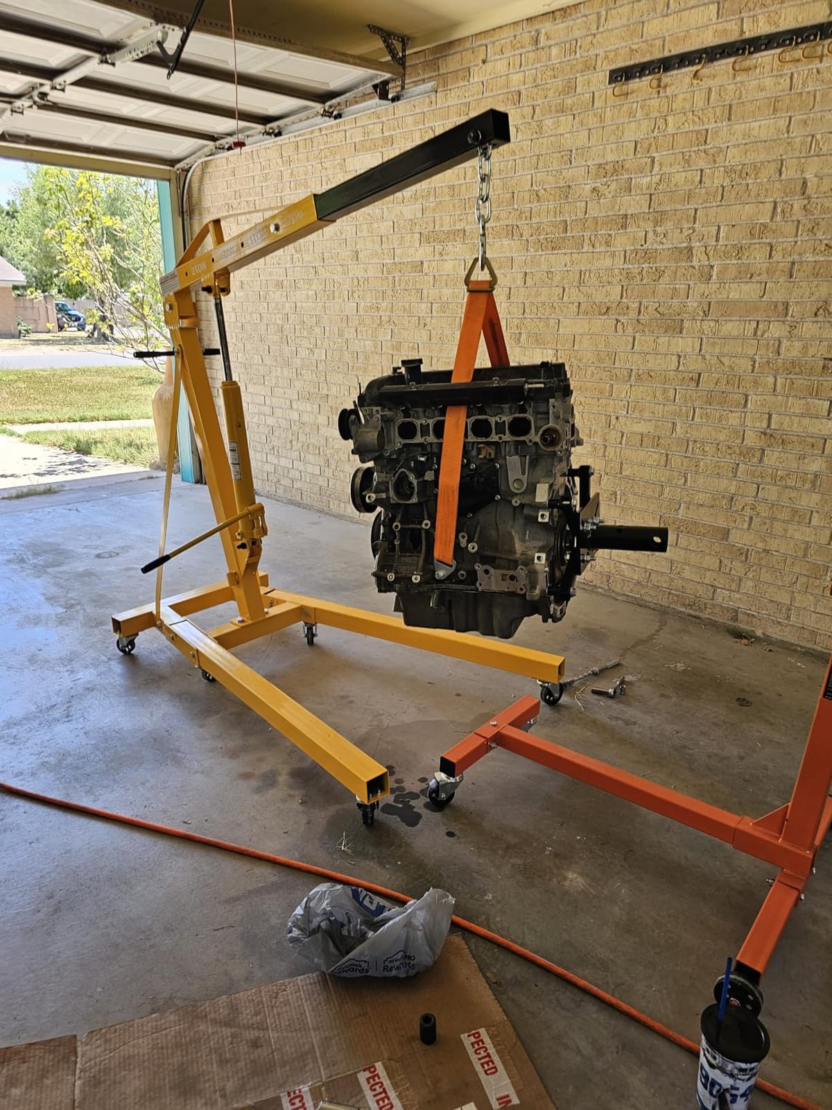 DEXSO 2 Ton Hydraulic Engine Hoist Cherry Picker, 4400LBS, Black | No Lever, Foldable, With 6 Casters and Telescopic Boom, Heavy Duty Engine Lift for Garage, Workshop, Automotive Repair customer photo 2