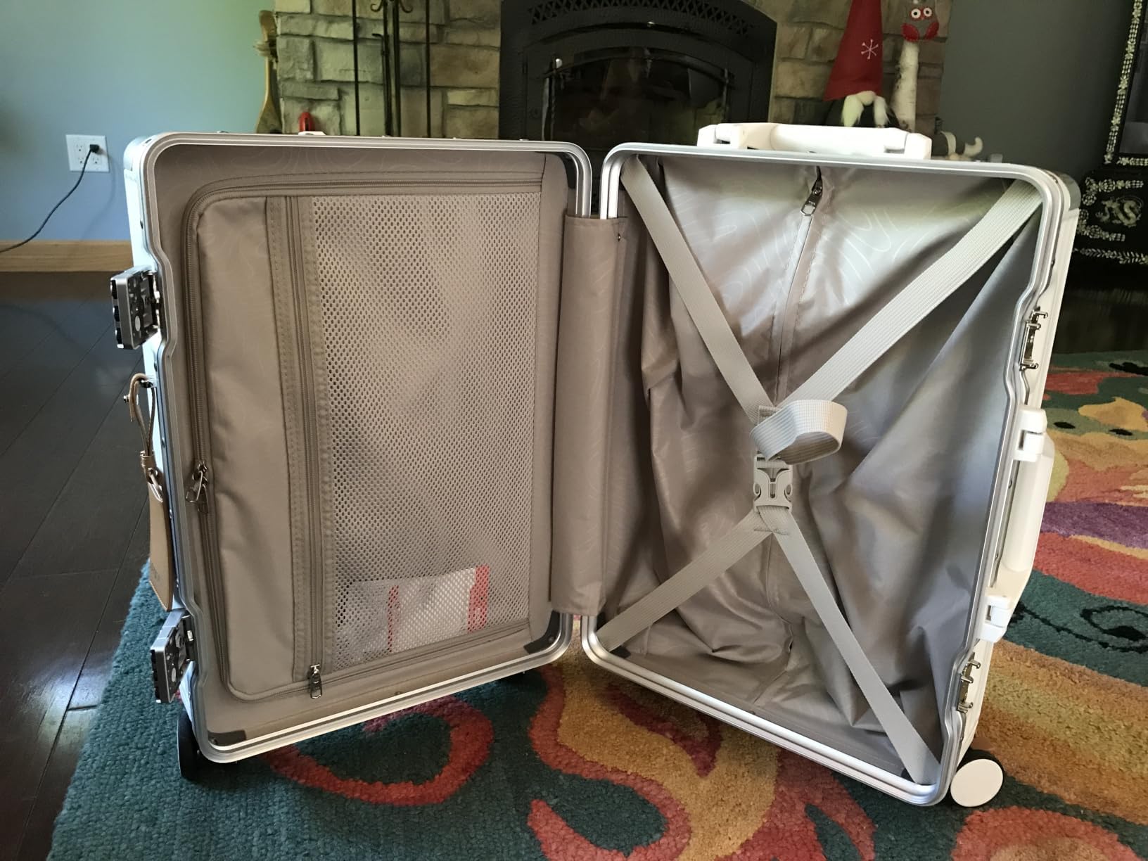 Joyway Front Opening PC Aluminum Carry On Luggage, Business Travel Hard Shell Suitcase with Laptop Compartment, Braking Spinner Wheels and Phone Holder, 20 Inch customer photo 1