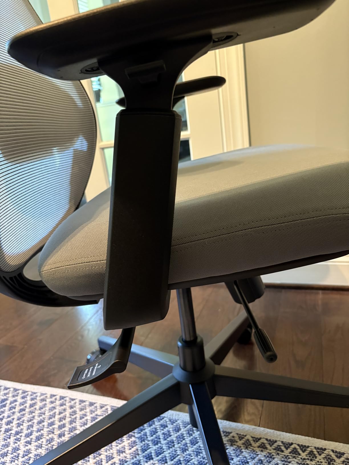 ProtoArc EC200 Ergonomic Office Chair with Adjustable Seat Depth, Lumbar Support, High-Back Mesh Desk Chair customer photo 2