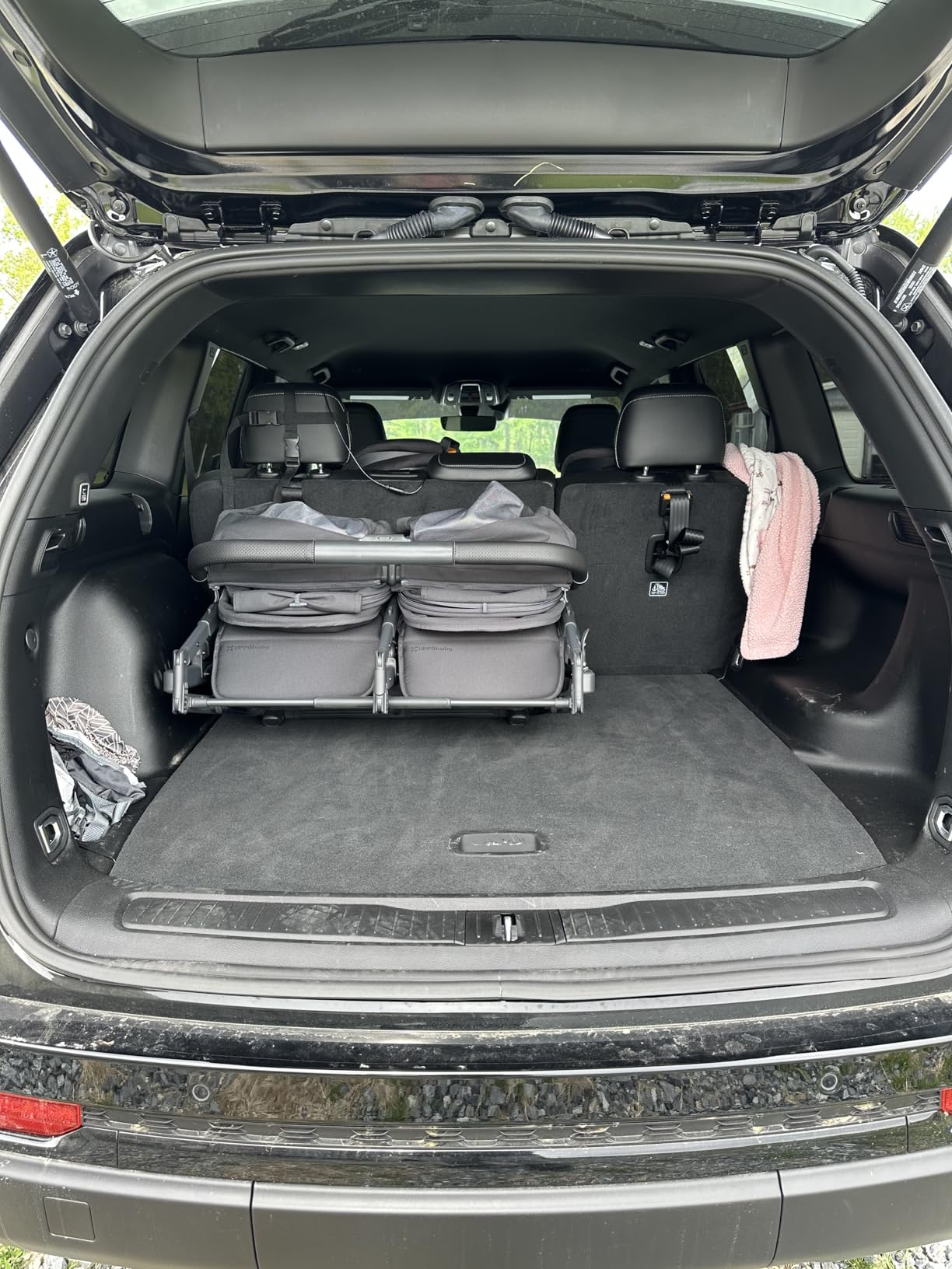 UPPAbaby Minu Duo Side-by-Side Double Stroller - Lightweight + Compact Design for Travel - Easy Fold- from Birth to Toddler - Independent Recline - James (Black/Carbon Frame/Black Leather) customer photo 2