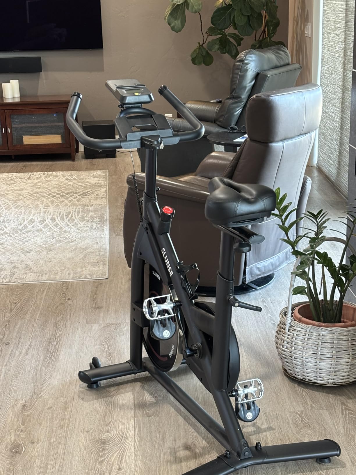 Exercise Bike, Adjustable Magnetic Resistance Stationary Bikes for Home with App Compatible, Silent Indoor Cycling Bike with 350lbs Weight Capacity Comfortable Seat, Digital Monitor & Phone Mount customer photo 2