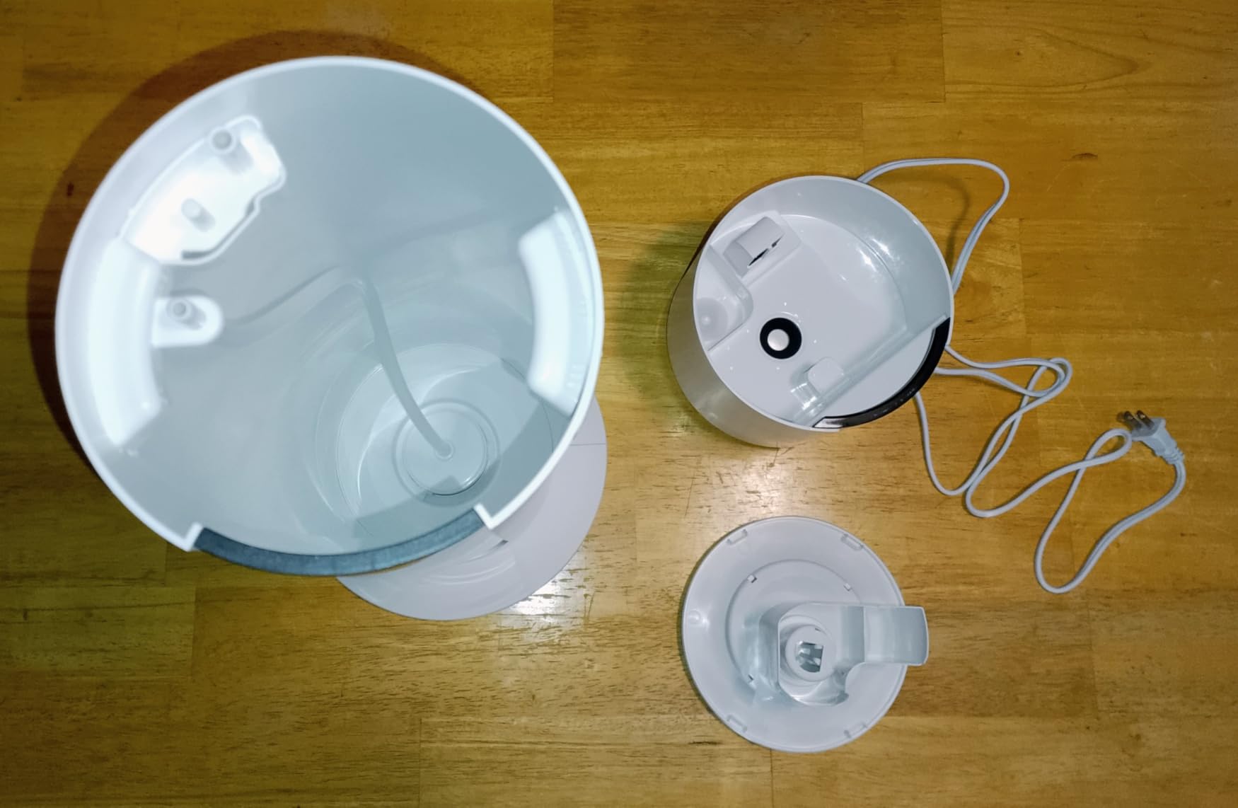DREO 11L Smart Humidifier 747S Large Room 700 ft², 100H Runtime, 21dB Quiet | Top Fill, 1500+RGB Light, APP & Remote Control, Clean Tank Technology, 12H Timer, Cool Mist Humidifers for Bedroom, White customer photo 1