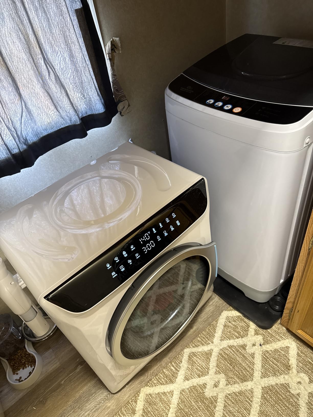 Auertech 2.6 CU. FT. Portable Dryers for Laundry, Compact Clothes Dryer with Stainless Steel Tub, 1400W Dryer Machine, Electric Dryer with Control Knob for Apartment, Dorm, RV, White customer photo 1