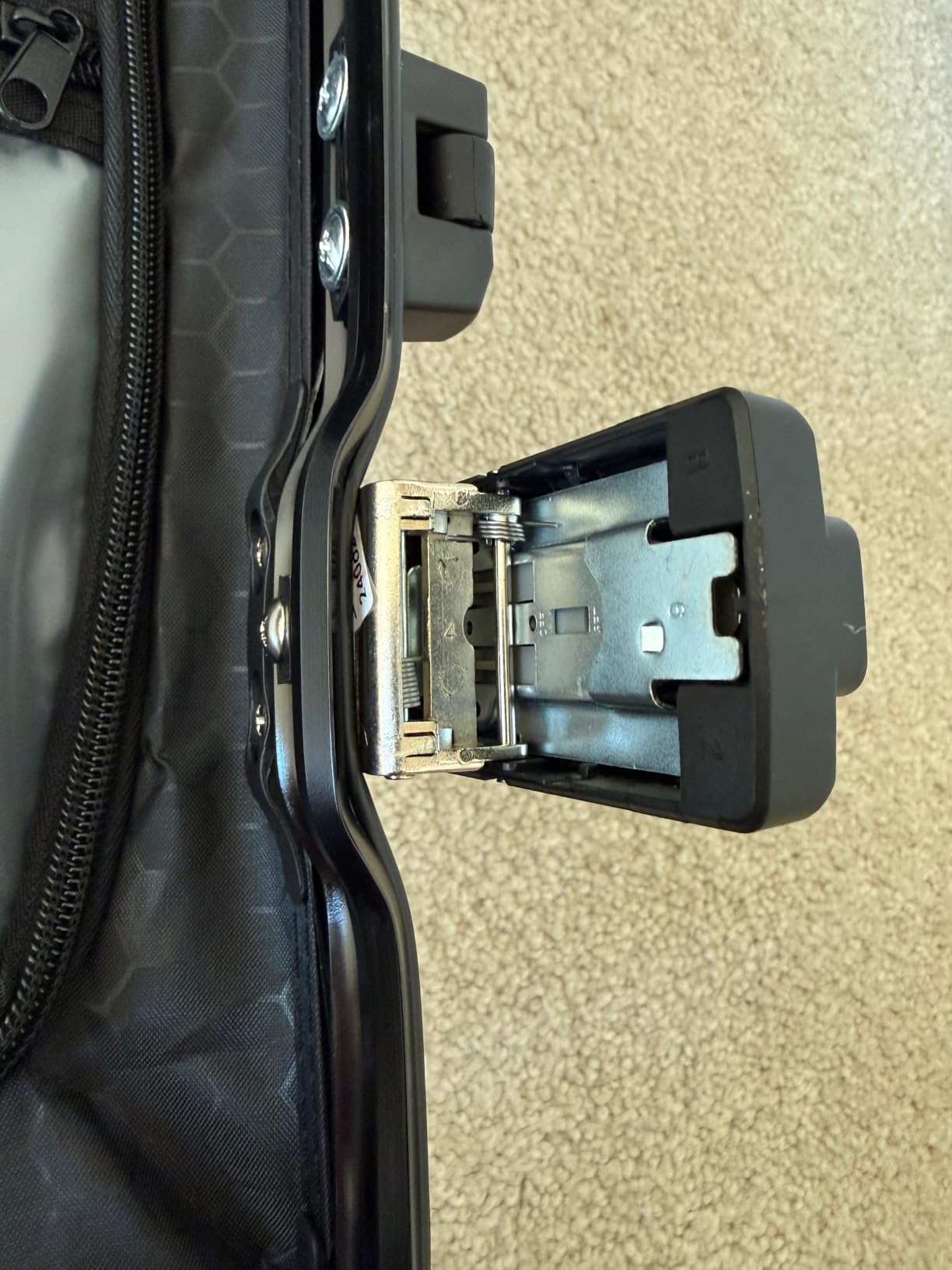 Carry On Luggage 22x14x9 Airline Approved with Spinner Wheels, Hard Shell Aluminum Frame Zipperless Suitcase with TSA Locks, Rolling Suitcase for Business Travel (Silver, 20 Inch) customer photo 1