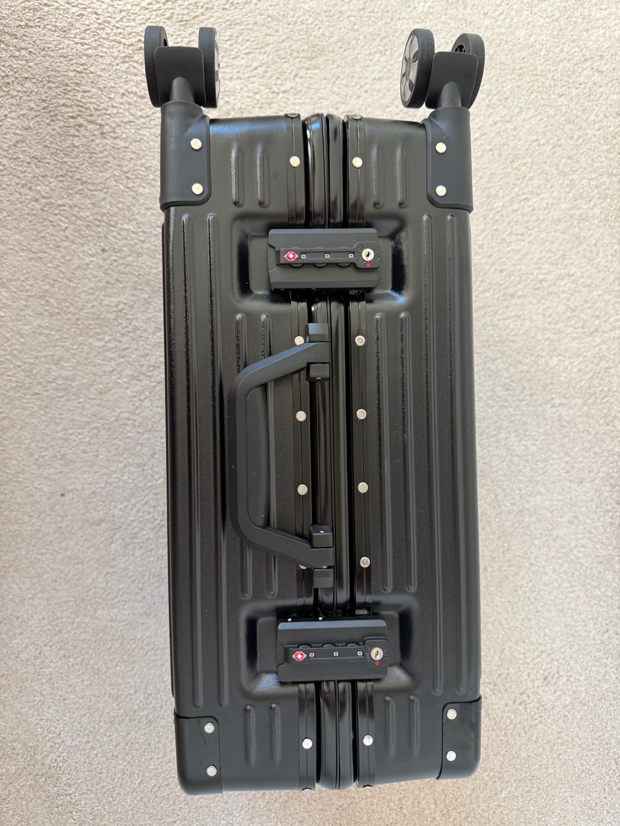 Carry On Luggage 22x14x9 Airline Approved with Spinner Wheels, Hard Shell Aluminum Frame Zipperless Suitcase with TSA Locks, Rolling Suitcase for Business Travel (Silver, 20 Inch) customer photo 2