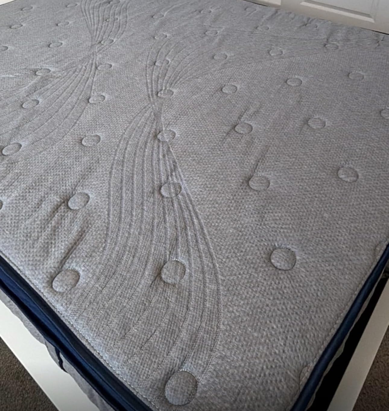 Avenco Queen Mattress 12 Inch, Luxury Hotel-Level Cooling Hybrid Mattress | Dual NanoGEL Memory Foam with SmartS Coil for Motion Isolation & Extra Back Support, Pressure Relief, CertiPUR-US Certified customer photo 2