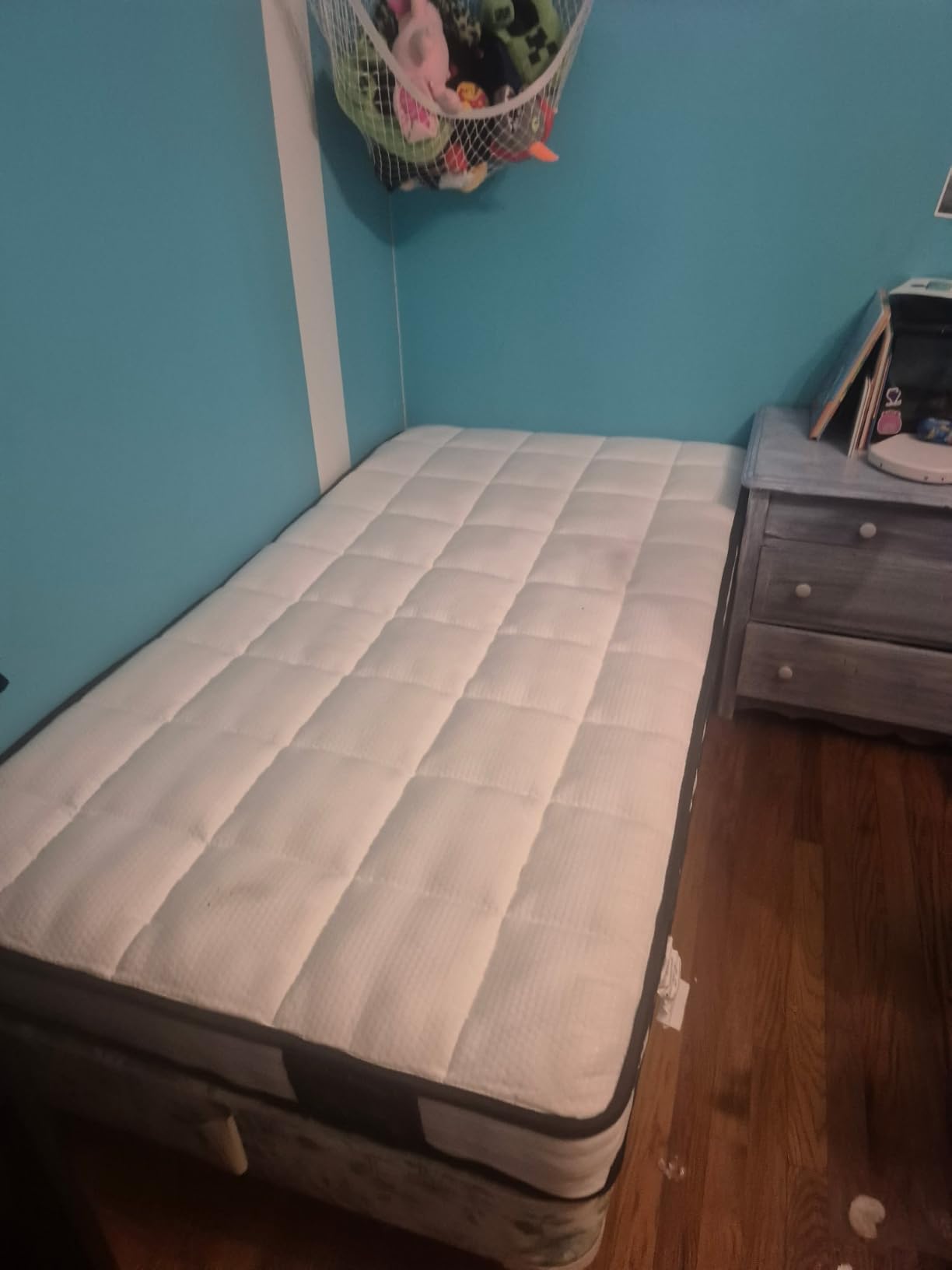 LETMOON 14 Inch King Size Mattress, Medium Firm Hybrid Pocket Spring Bed | Advanced motion isolation and zero noise transfer make this hybrid king size mattress the ultimate choice for couples. customer photo 1