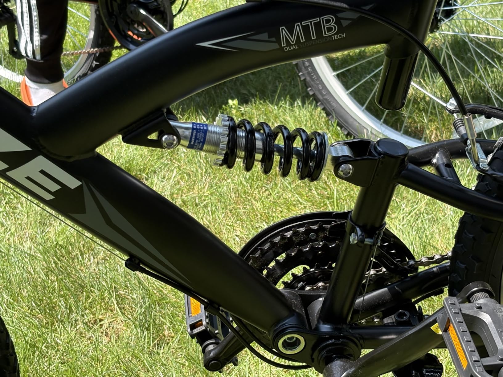 WEIZE Kids Mountain Bike 20 24 Inch Teen Bicycle Youth Boy Girl Rider MTB | Rider Ages 8-15 Dual Suspension 7-Speed Gear System Steel Frame with Front Suspension Fork Multi-Speed Trail V Brake customer photo 1