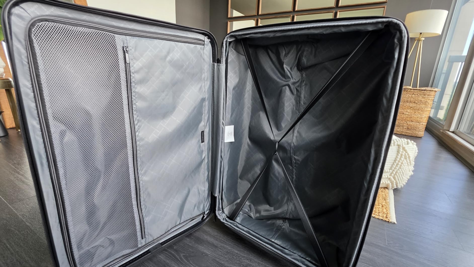 Hard-Sided 20, 24 & 28 Inch 3-Piece Lightweight Checked Large Expandable Element Suitcase Set customer photo 1
