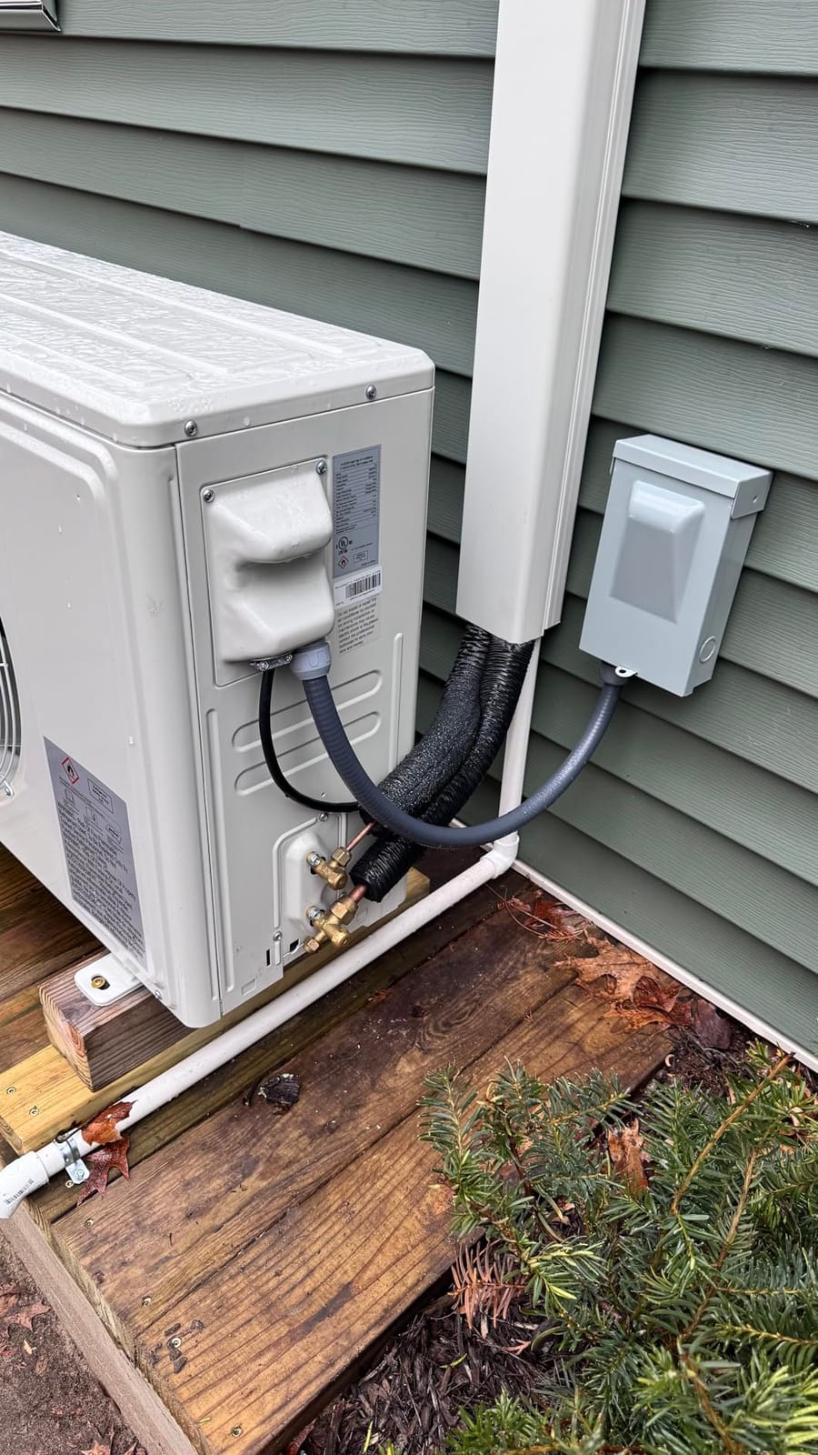 12000BTU Mini Split Air Conditioner Heat Pump, 19 SEER2 Inverter Compressor AC Unit Cools Rooms up to 750 Sq. Ft, 115V Ductless Split AC with Pre-Charged Condenser & Installation Kit(White) customer photo 1