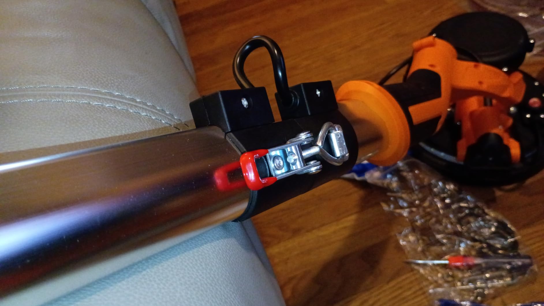 maXpeedingrods Drywall Sander, 950W 8.5Amp Popcorn Ceiling Removal Tool | 18 Sanding Discs & 7 Variable Speed 800-1800RPM, Electric Drywall Sander with Extendable Handle, Drywall Sander with Vacuum customer photo 2