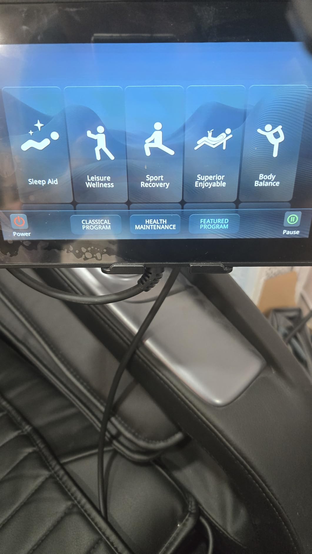 Massage Chair Full Body Zero Gravity, 3D SL-Track Shiatsu Massage with Unique Rocking Sleep Mode, Upgraded Calf & Knee Massage (+11cm) for Tall People, Wireless Charging & Touch Screen, Black customer photo 1