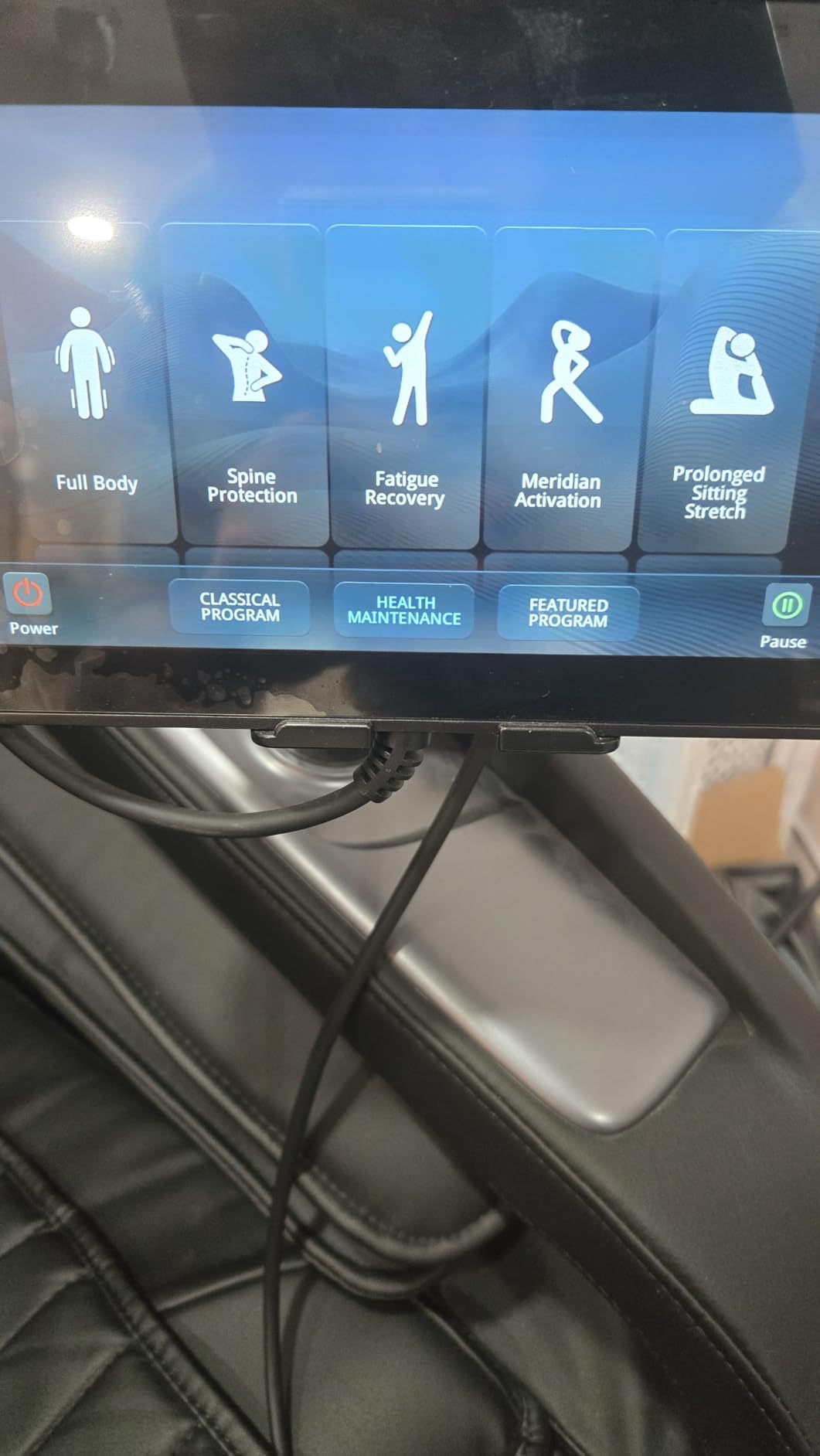 Massage Chair Full Body Zero Gravity, 3D SL-Track Shiatsu Massage with Unique Rocking Sleep Mode, Upgraded Calf & Knee Massage (+11cm) for Tall People, Wireless Charging & Touch Screen, Black customer photo 2