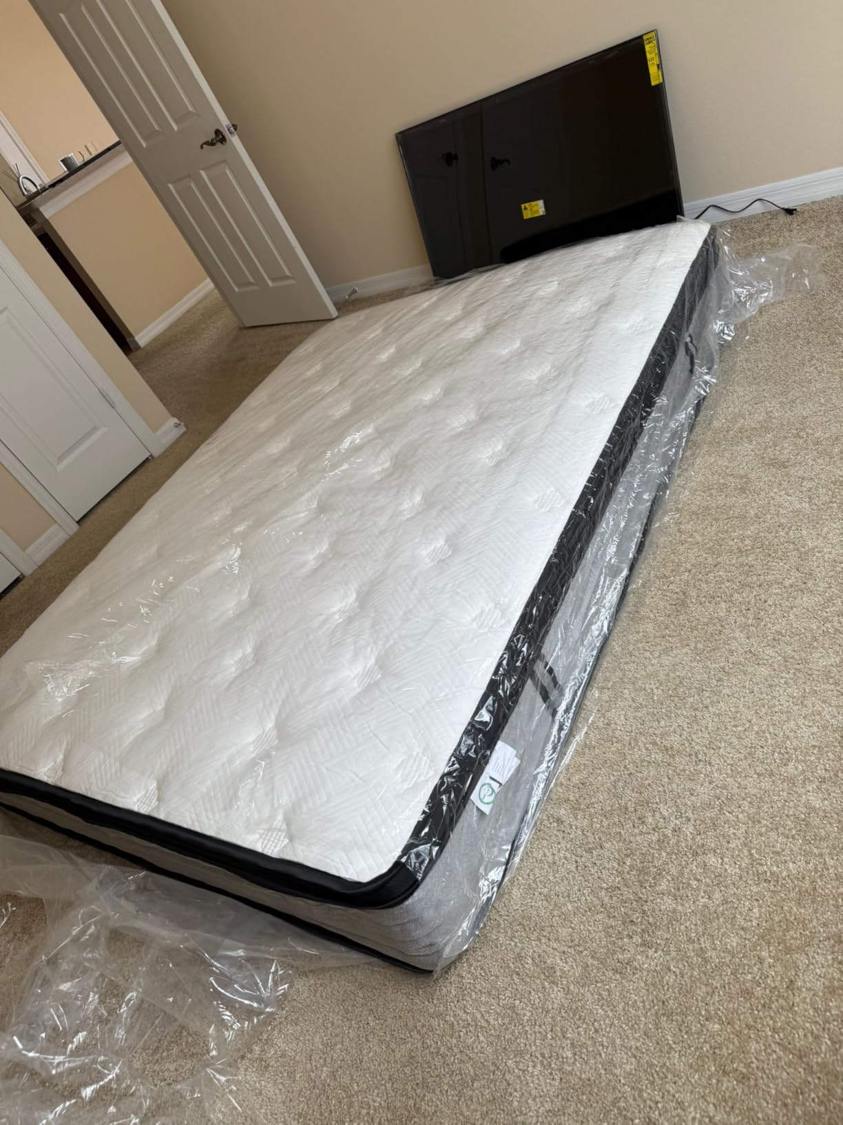 Queen Mattress, 12 Inch Hybrid Queen Size Mattress in a Box | Memory Foam & Individual Pocket Springs, Motion Isolation, Pressure Relief, Medium Firm Feel, Edge Support, help with back pain customer photo 1
