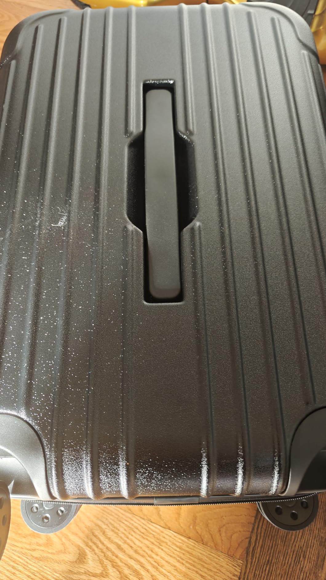 Krute Zipperless Luggage 28in Checked Hardshell Aluminum Frame Suitcase customer photo 2
