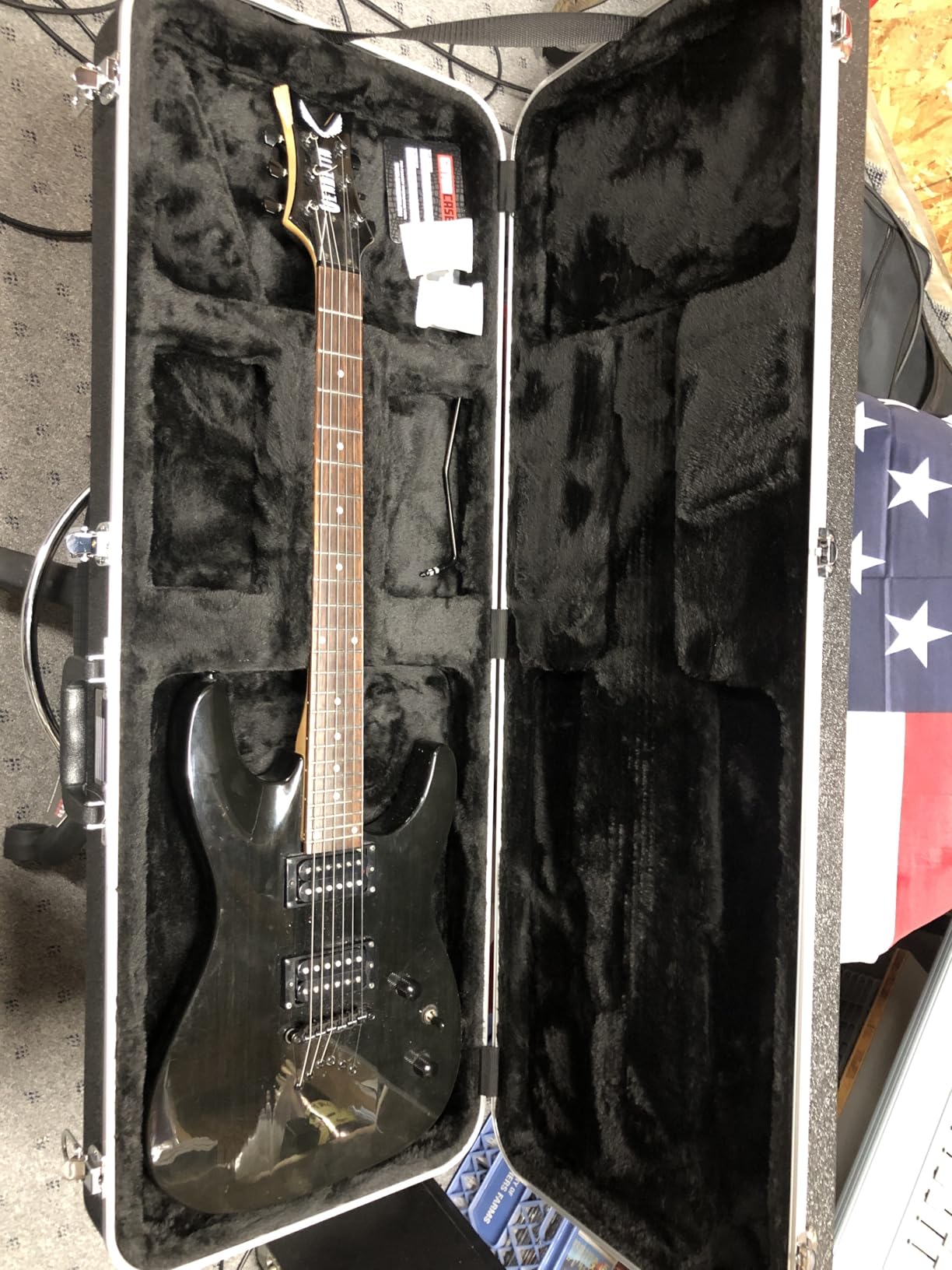 Gator Cases Deluxe Legacy Series Lightweight Deluxe ABS Molded Case for Standard Strat or Tele Style Guitars (GC-ELECTRIC-A) customer photo 2