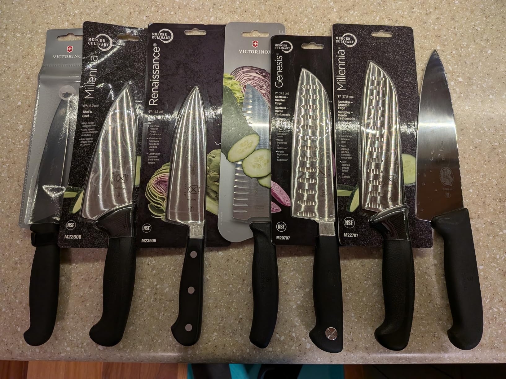 Mercer Culinary M20707 Genesis 7-Inch Santoku Knife,Black customer photo 2