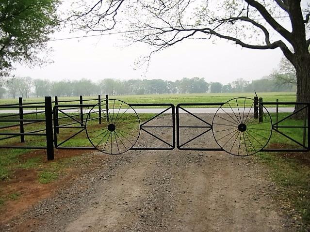 10 Watt Solar Panel Kit (FM123) for Mighty Mule Automatic Gate Openers,Black Cell customer photo 1