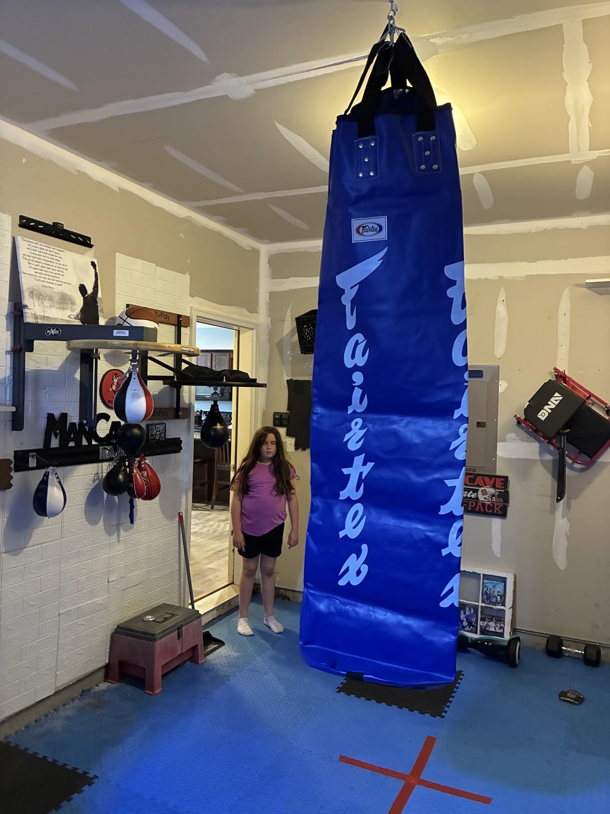 Fairtex HB6 Banana Heavy Bag, Muay Thai MMA Kickboxing Boxing Punching Bag customer photo 2