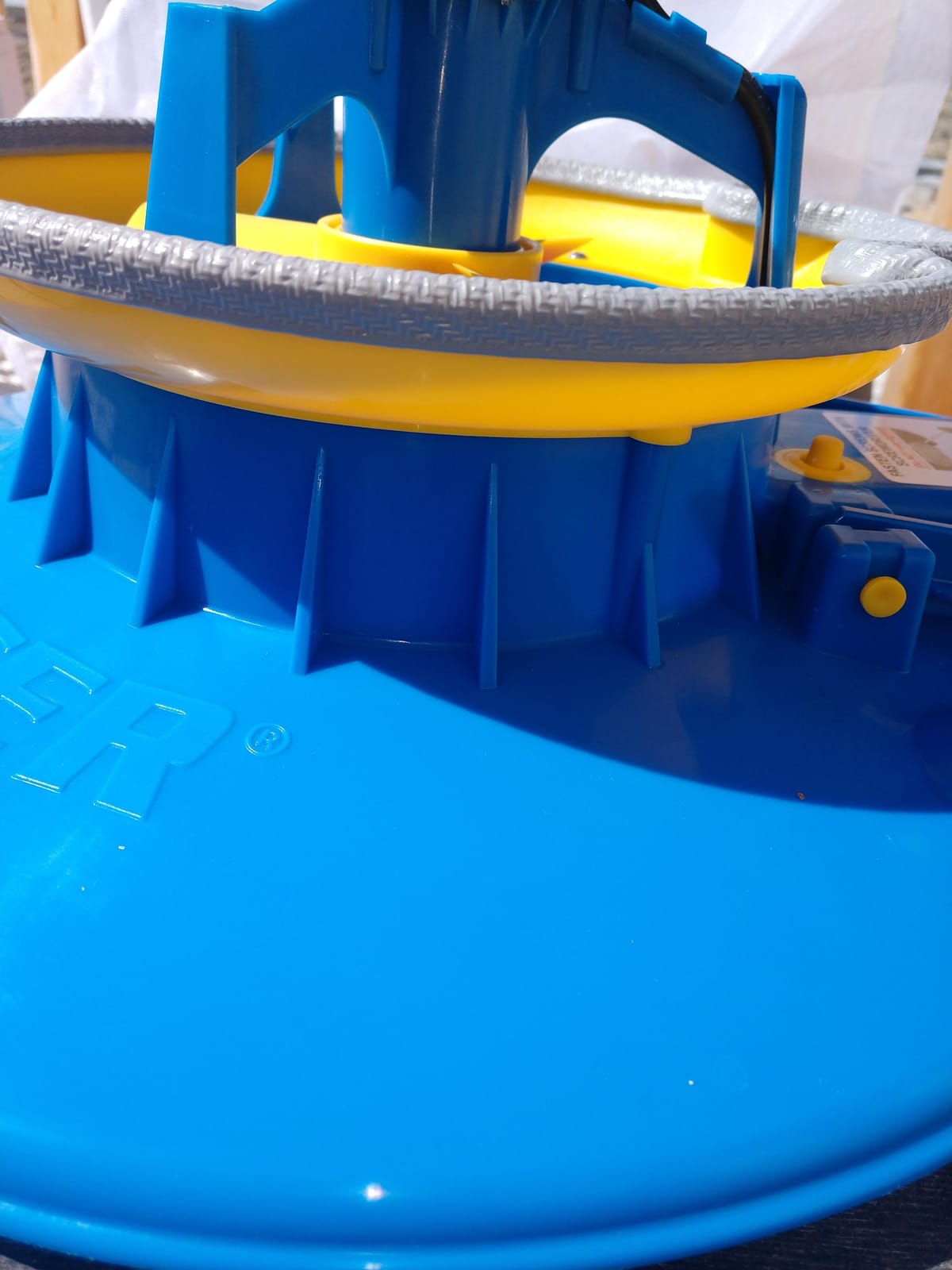 POOL BLASTER Leaf Vac Cordless Hoseless Pool Leaf Vacuum & Skimmer, Battery-Powered Swimming Pool Leaf Catcher with Heavy Duty Mesh Bag, for Inground and Above Ground Pools, by Water Tech customer photo 1