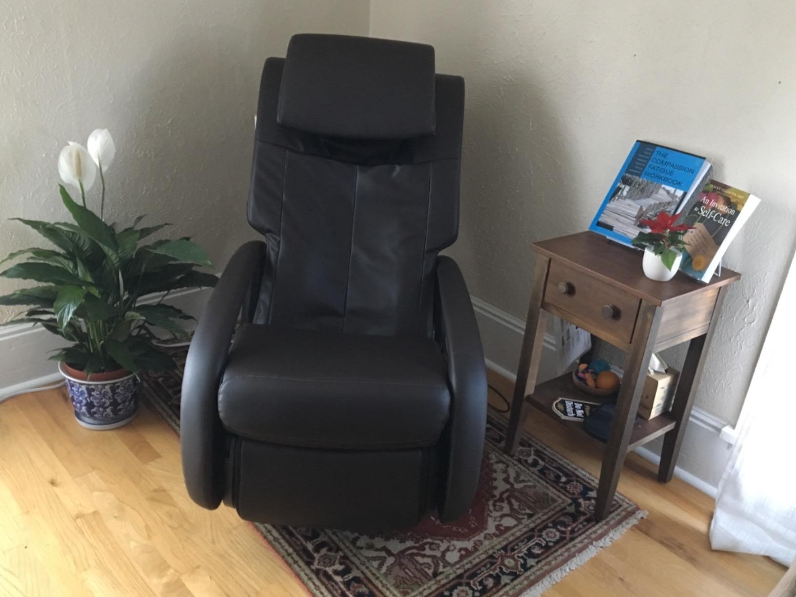 Human Touch WholeBody 7.1 Massage Chair - Deep Back & Neck Massage, Heat customer photo 1
