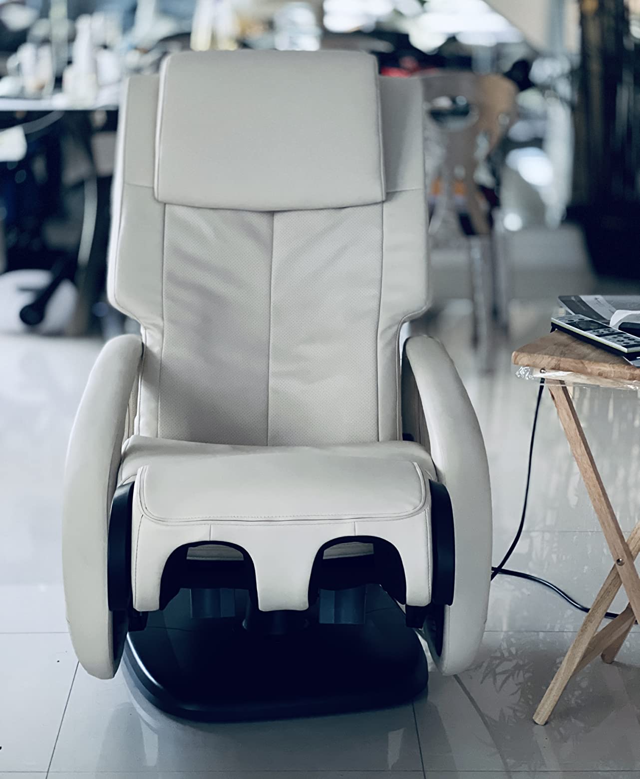 Human Touch WholeBody 7.1 Massage Chair - Deep Back & Neck Massage, Heat customer photo 2