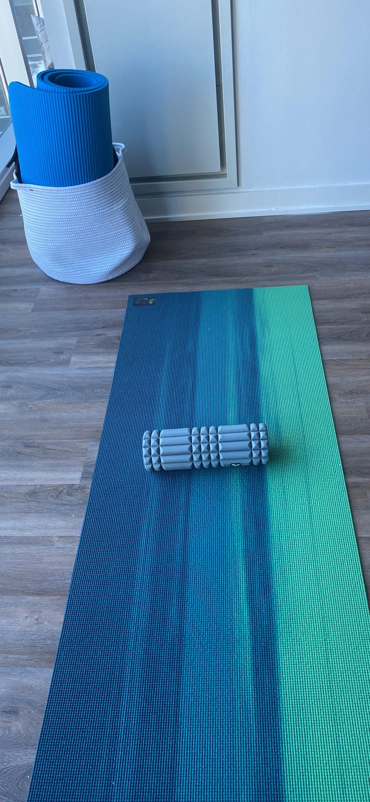 TriggerPoint CORE Foam Massage Roller with Softer Compression for Exercise, Deep Tissue and Muscle Recovery - Relieves Muscle Pain & Tightness, Improves Mobility & Circulation (12'', 18'', 36'') customer photo 1