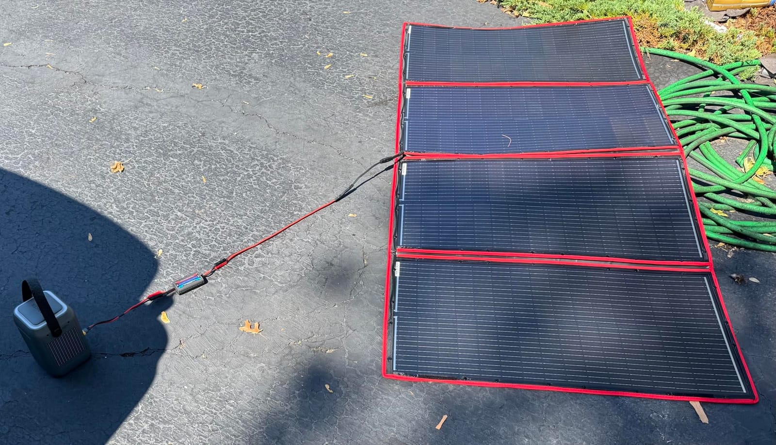 DOKIO 100W Portable Foldable Solar Panel Kit for 12V Battery Charging customer photo 2