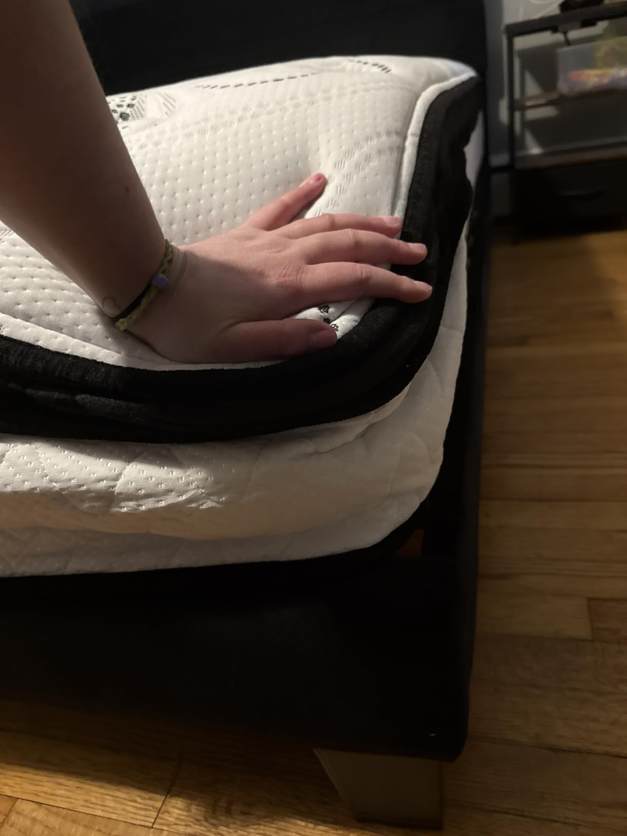 Signature Design by Ashley Queen Mattress, 10 Inch Medium Firm Hybrid customer photo 1