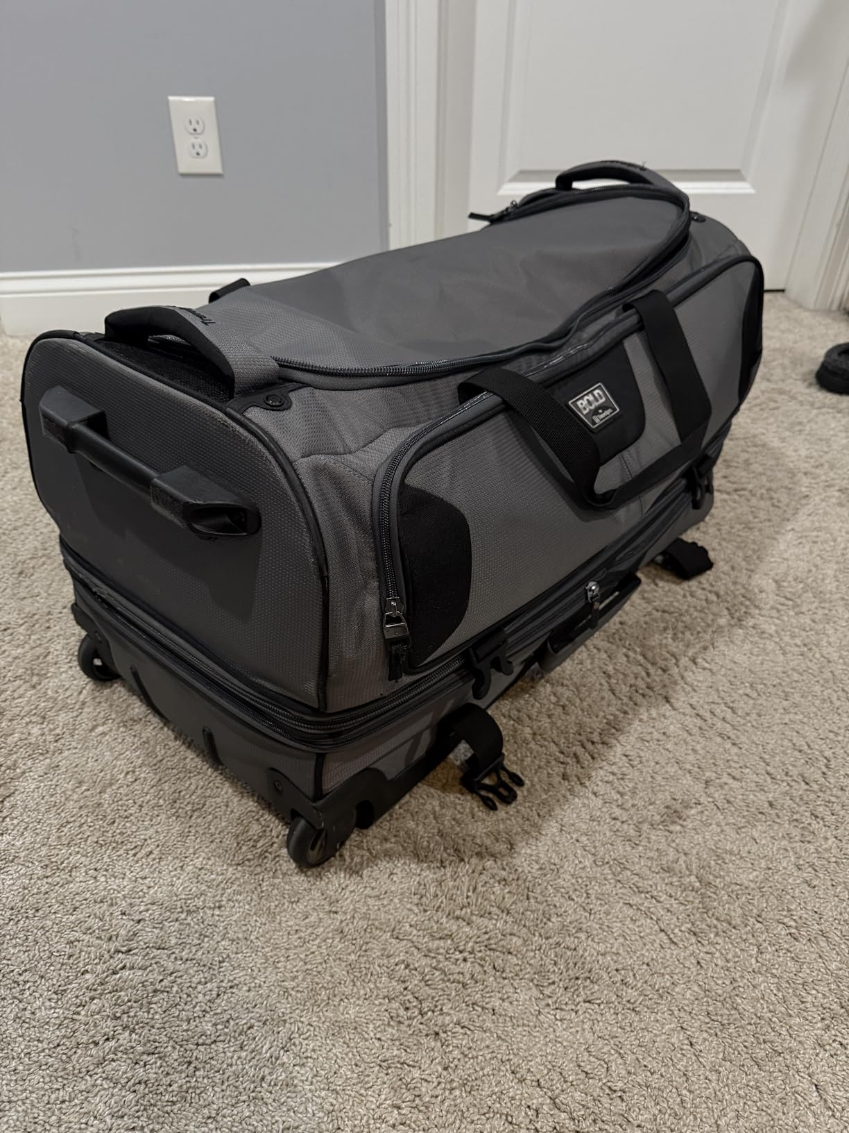 Travelpro Tpro Bold 2.0 30 Inch Drop Bottom Rolling Duffel customer photo 1