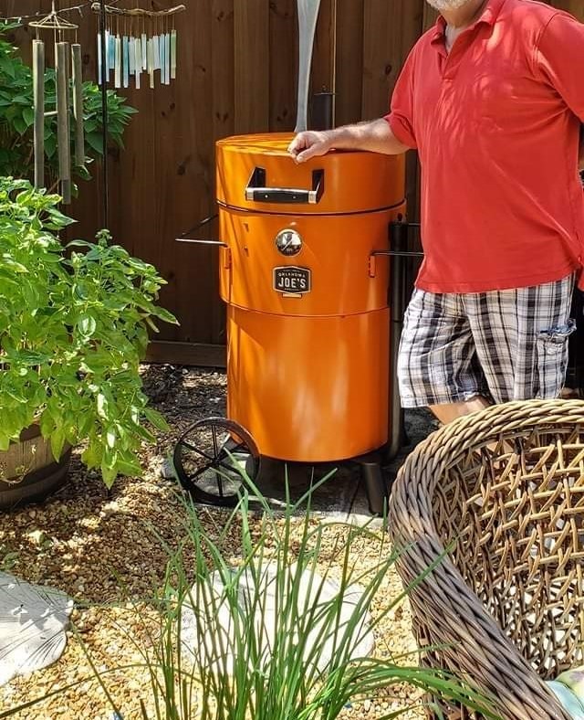 Char-Broil Oklahoma Joes Bronco Barrel Drum Smoker with Porcelain Coated Steel, Air Intake Channel, and 630 Square Inches Cooking Surface, Black customer photo 1