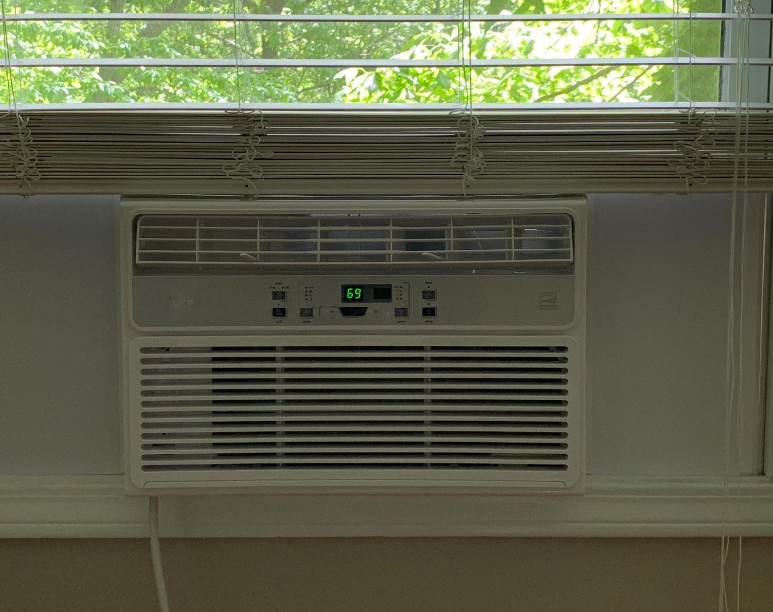 Midea 8,000 BTU EasyCool Window Air Conditioner, Dehumidifier and Fan - Cool, Circulate and Dehumidify up to 350 Sq. Ft., Reusable Filter, Remote Control customer photo 2