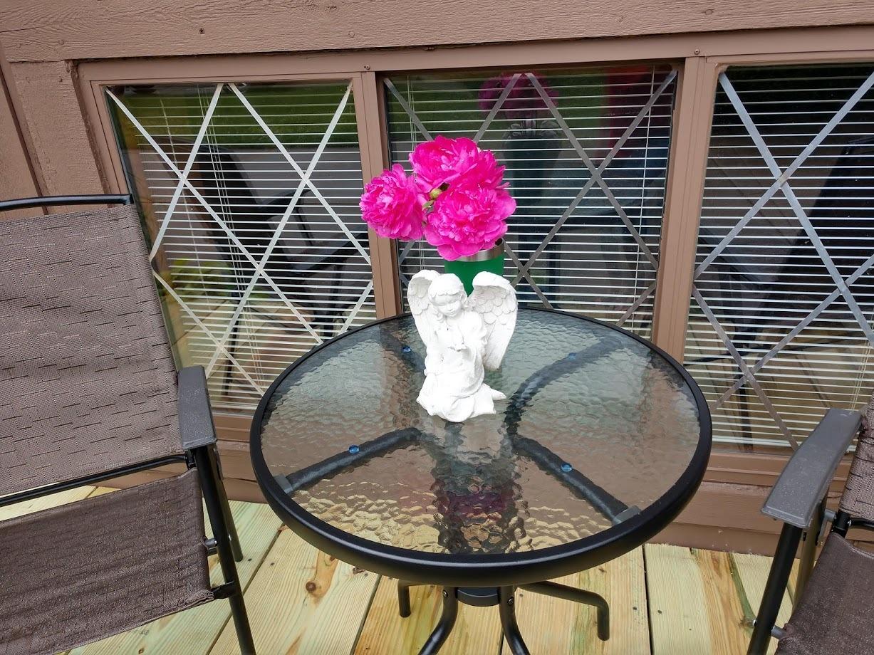 Goplus Patio Bistro Set, 3-Piece Patio Dining Furniture Set with Round Tempered Glass Table, 2 Foldable Chairs, Small Outdoor Folding Chairs & Table Set for Porch Garden Pool Yard customer photo 2