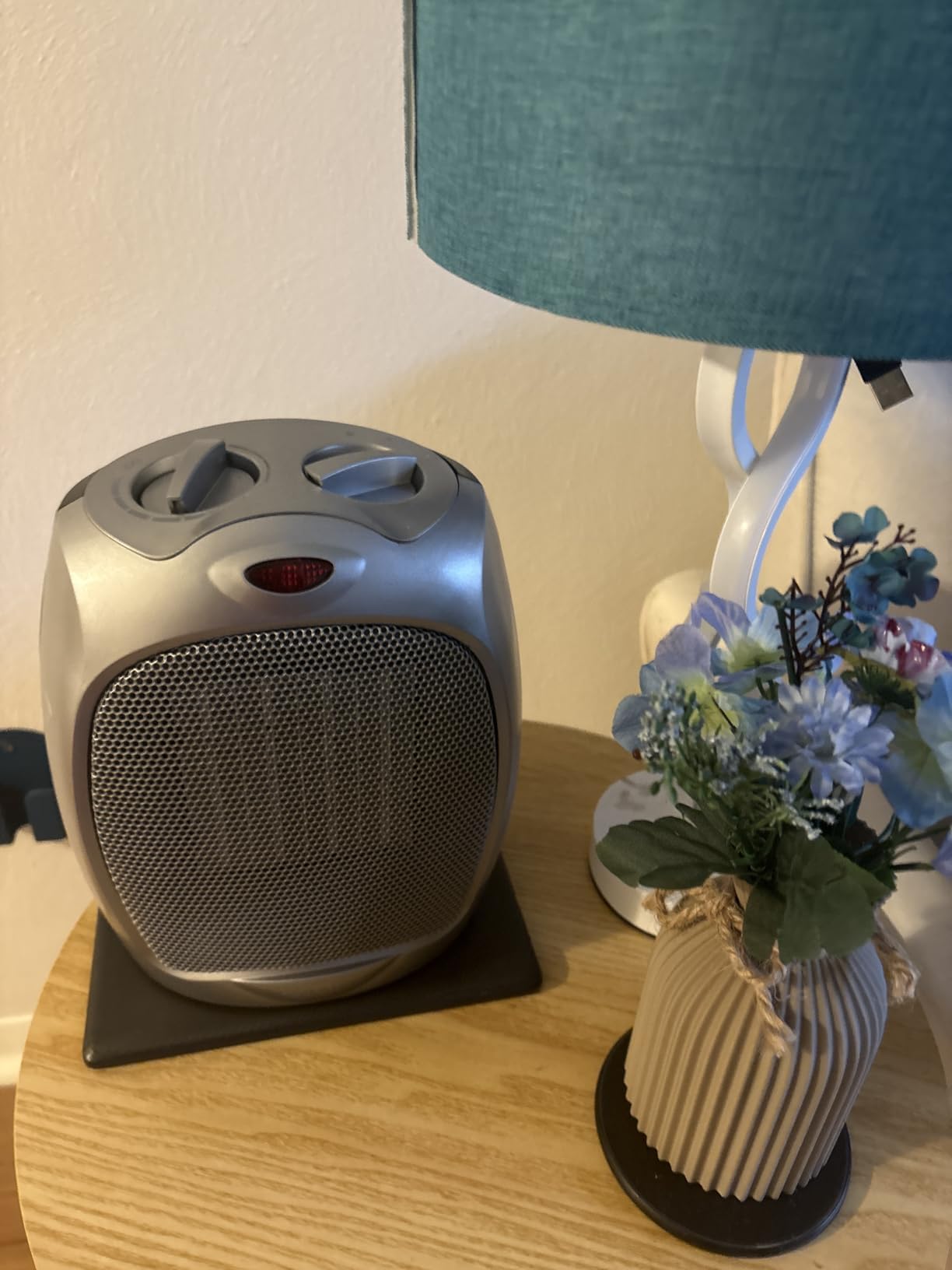 Amazon Basics Ceramic Space Heater, Portable Indoor Heating Solution, With Overheat and Tip-Over Protection, Thermostat, Non-Oscillating, 1500W, Fast Heating, 7.52