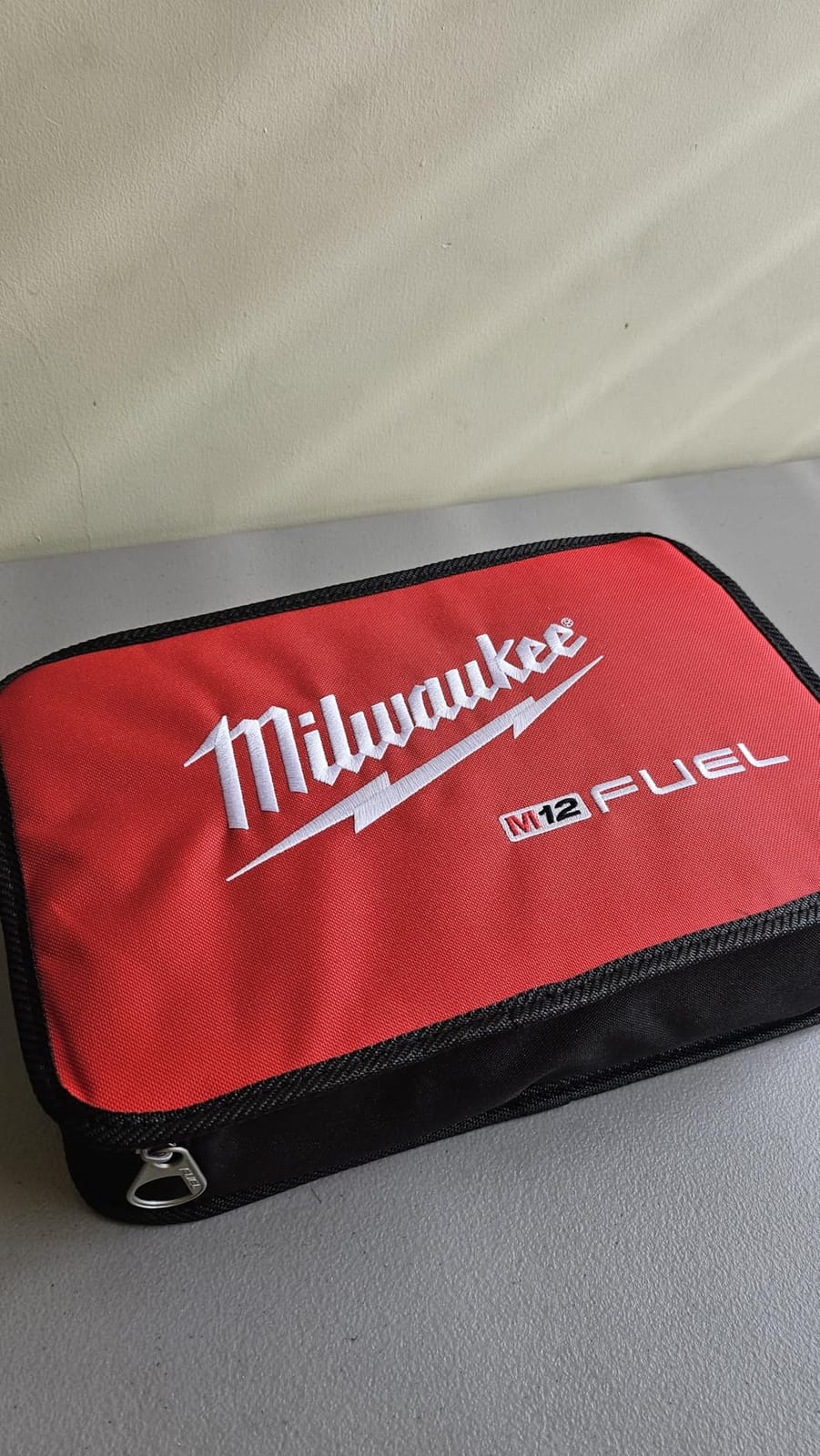 Milwaukee 2505-22 M12 Fuel Installation Drill/Driver Kit, Compact, Forward/Reverse Switch, Keyless Chuck, LED Light, Variable Speed customer photo 1