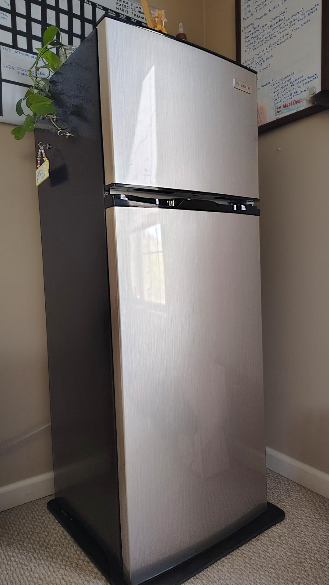 ARCTIC CHEF ACFR741BLACKAMZ6COM Apartment Size-Top Freezer-2 Door Fridge-Adjustable Thermostat Control-Black-7.5 Cubic Feet customer photo 2