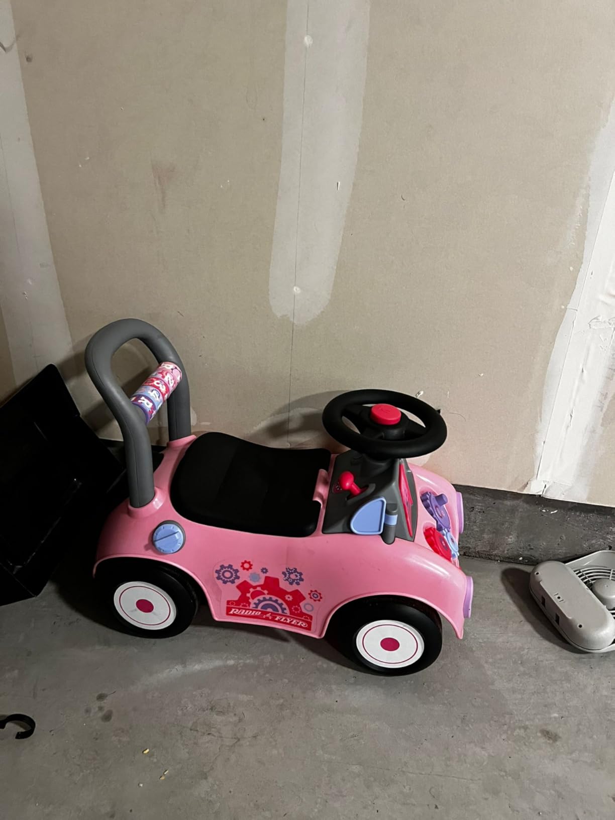 Radio Flyer Creativity Car, Toddler Ride On Toys, for Toddlers 1-3 customer photo 1