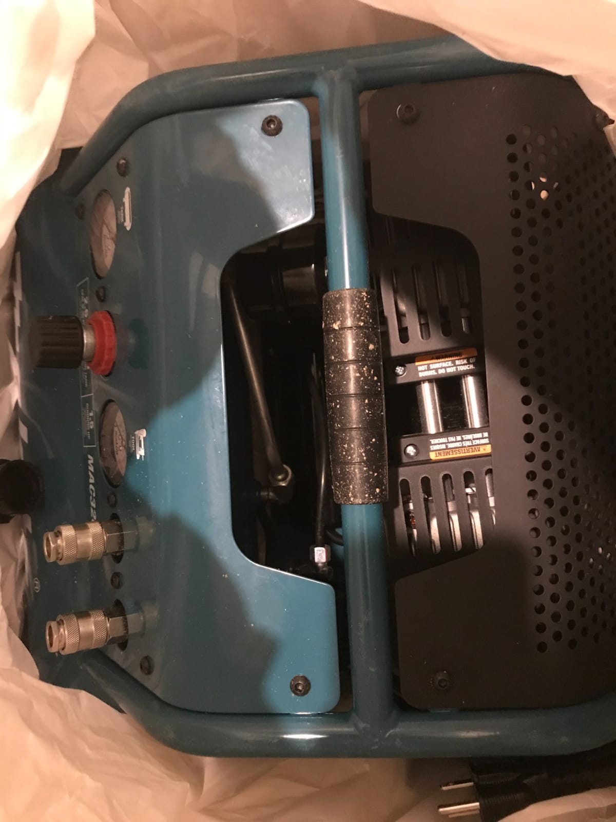 Makita MAC320Q Quiet Series 1-1/2 HP, 3 Gallon, Oil-Free, Electric Air Compressor customer photo 1